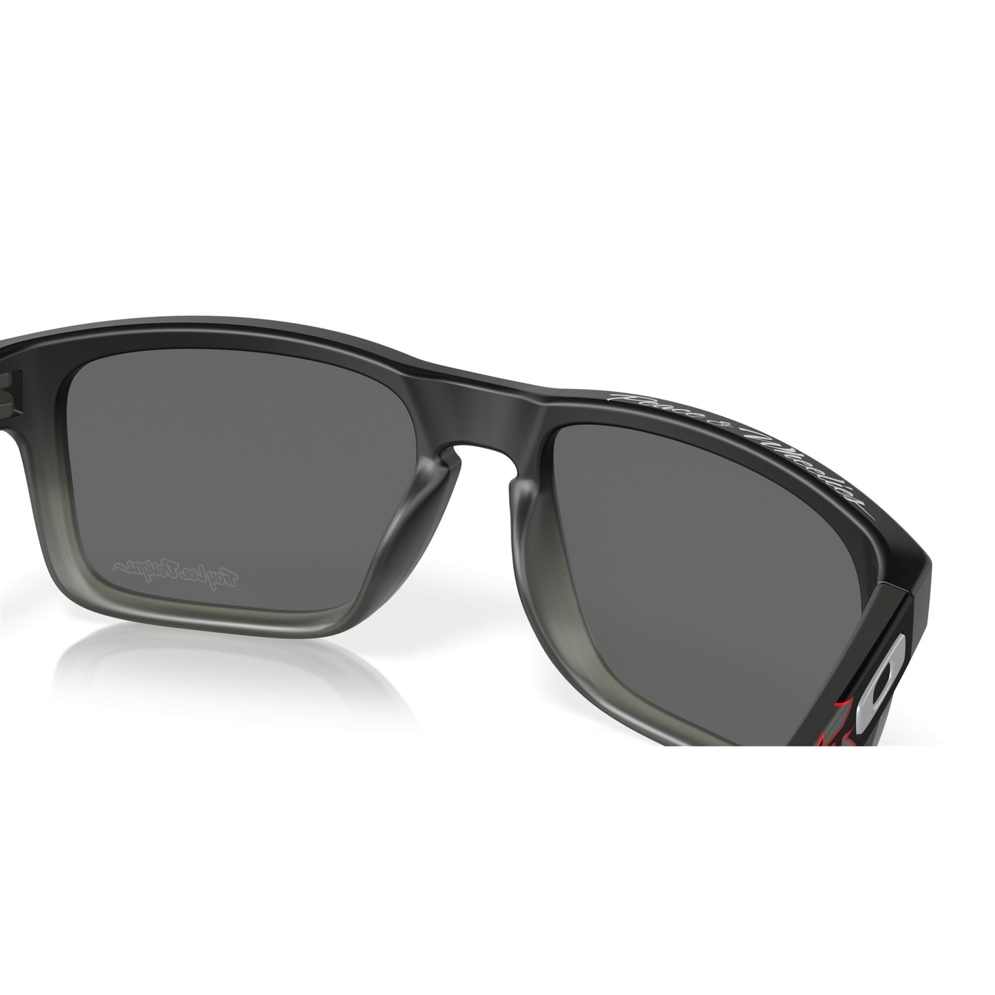 Oakley 0OO9102