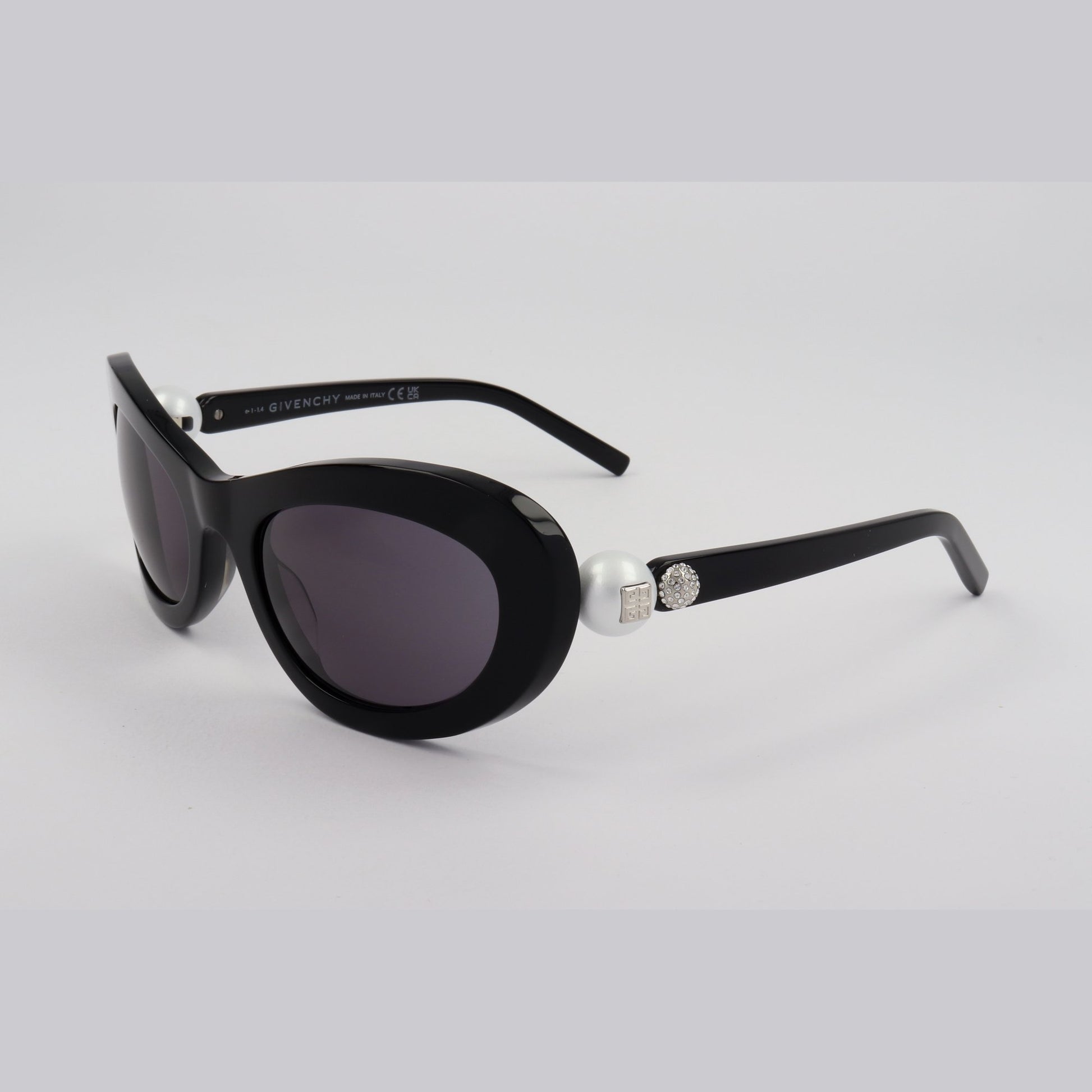 Givenchy GV40070U