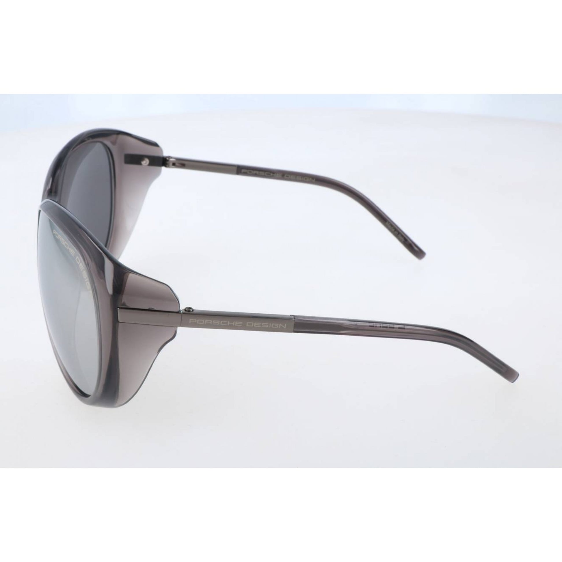 Porsche Design P8602